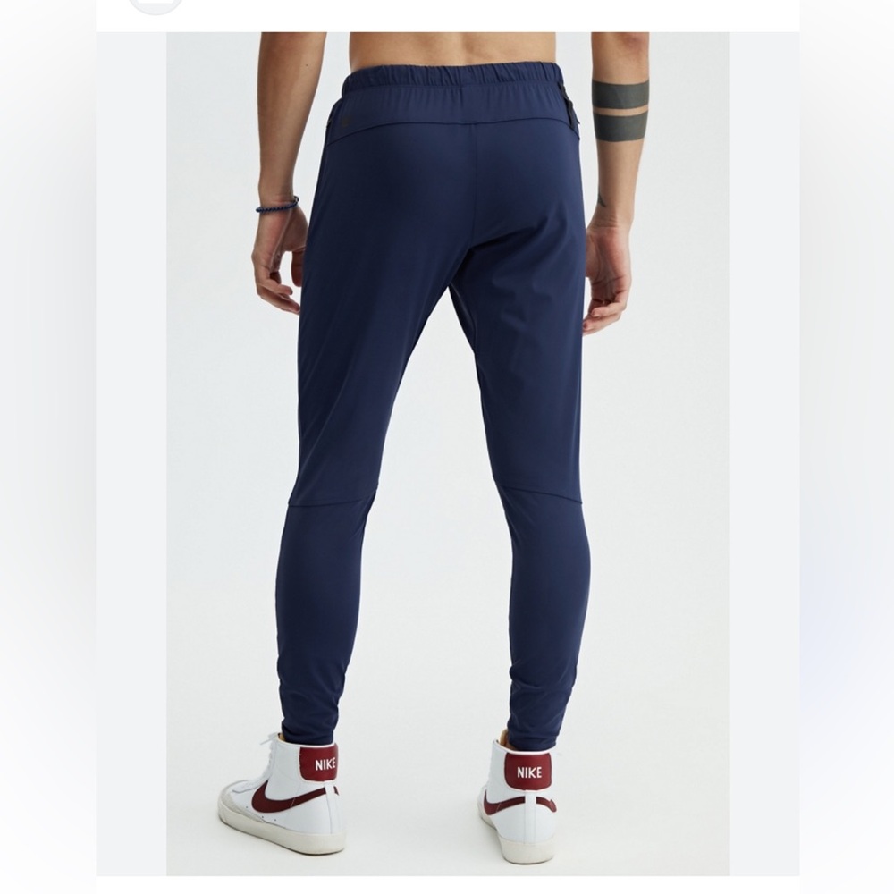 Men’s Fabletics Navy Blue The Takeover Pant Size‎ Large EUC